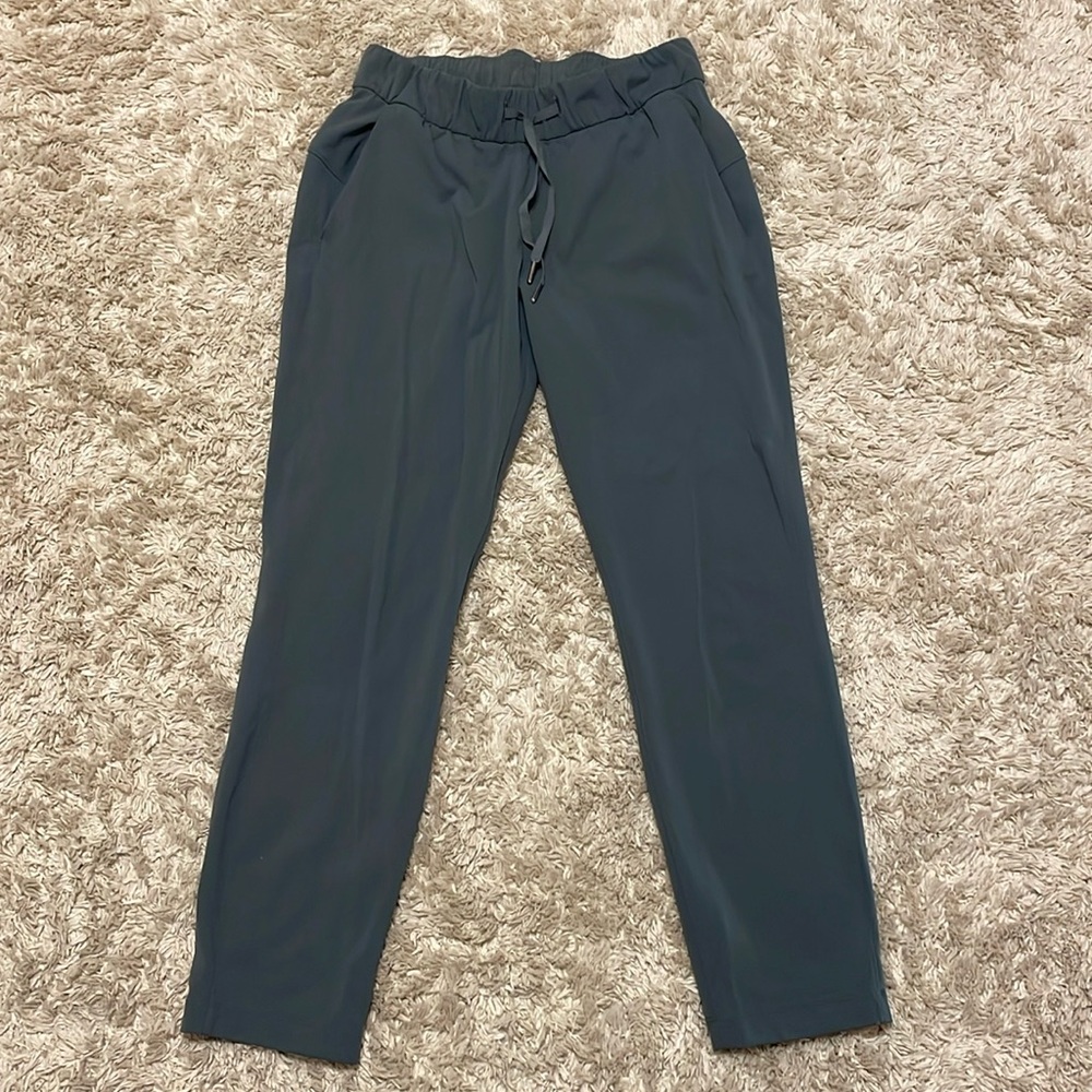 Women’s Lululemon On The Fly Activewear Pants
